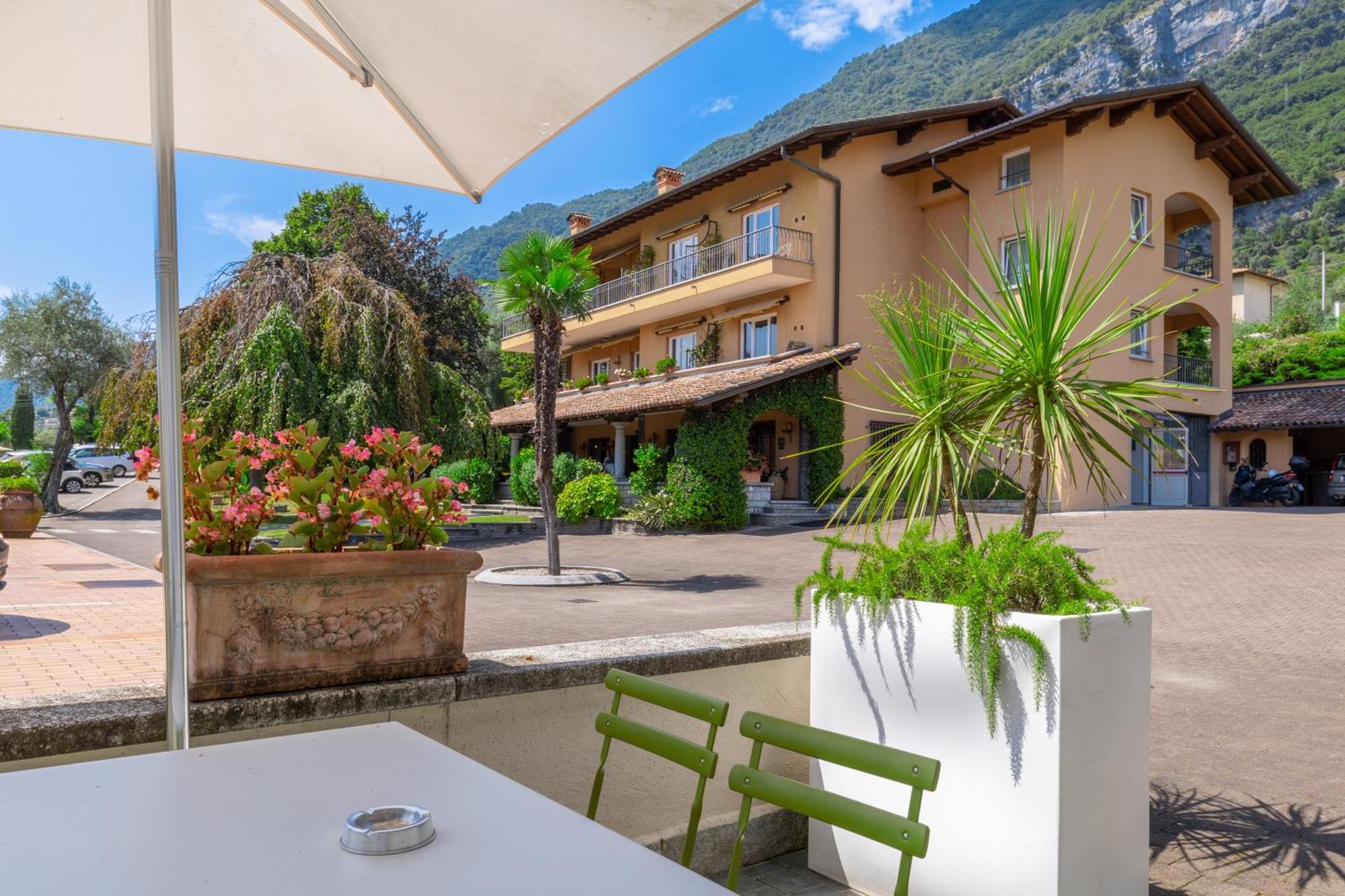 Albergo Villa Edy Tremezzo Exterior photo