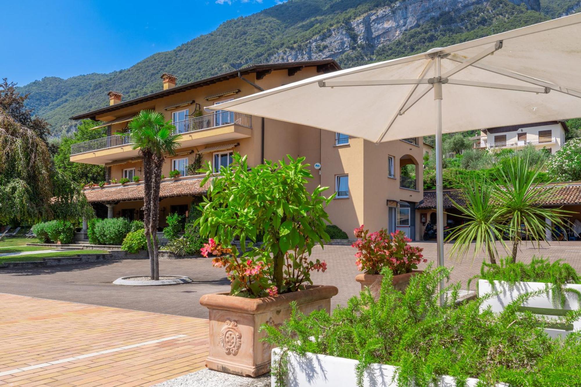 Albergo Villa Edy Tremezzo Exterior photo